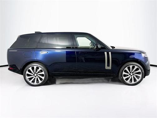 2025 Land Rover Range Rover P530 SE 7 Seat