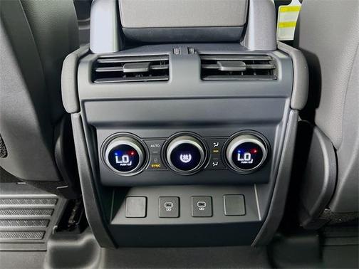 2024 Land Rover Defender P300