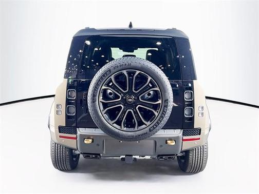 2025 Land Rover Defender V8