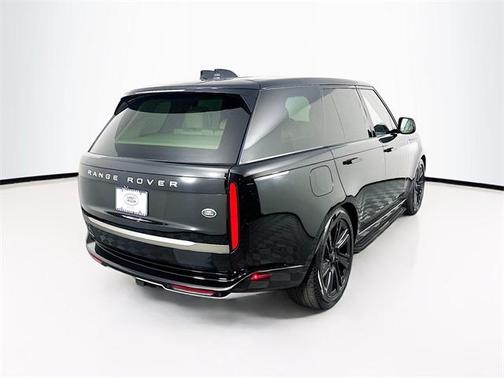 2023 Land Rover Range Rover P530 SE