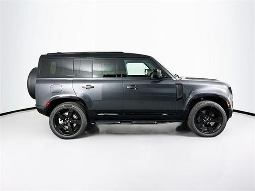2025 Land Rover Defender P400 X-Dynamic SE