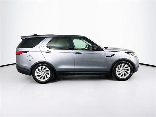 2024 Land Rover Discovery P300 S