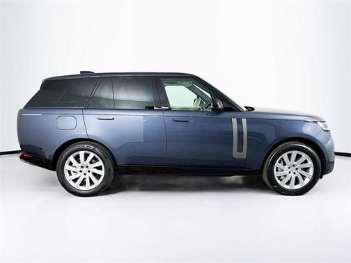 2025 Land Rover Range Rover P550e SE