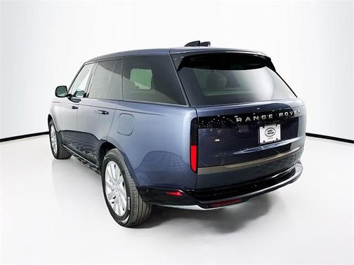 2025 Land Rover Range Rover P550e SE