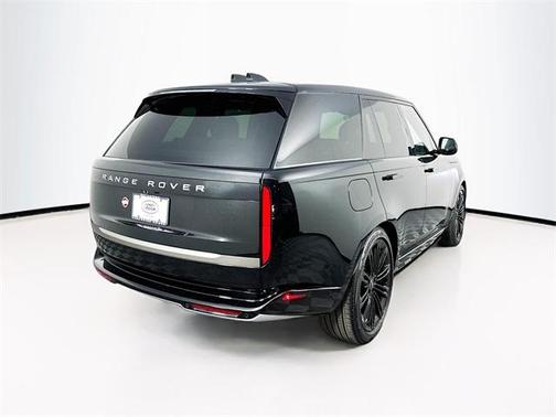 2025 Land Rover Range Rover P530 SE