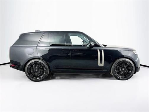 2025 Land Rover Range Rover P530 SE