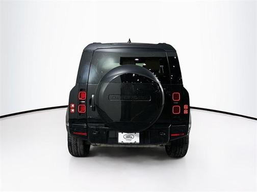 2025 Land Rover Defender P400 X-Dynamic SE