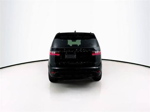 2024 Land Rover Discovery P300 Dynamic SE