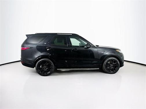 2024 Land Rover Discovery P300 Dynamic SE