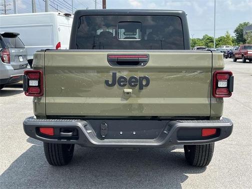 2025 Jeep Gladiator Sport