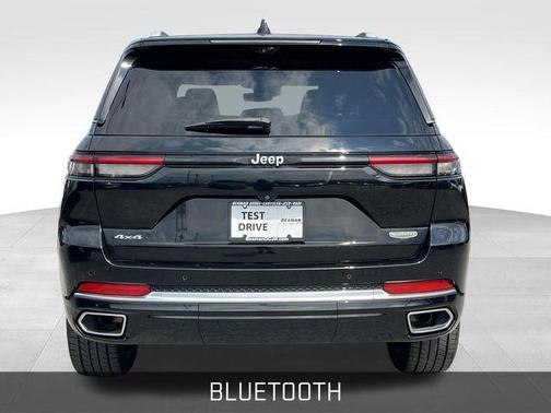 2022 Jeep Grand Cherokee Summit