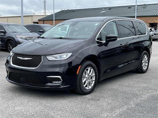 2024 Chrysler Pacifica Touring-L