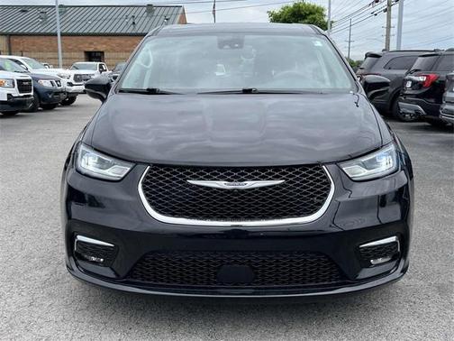 2024 Chrysler Pacifica Touring-L