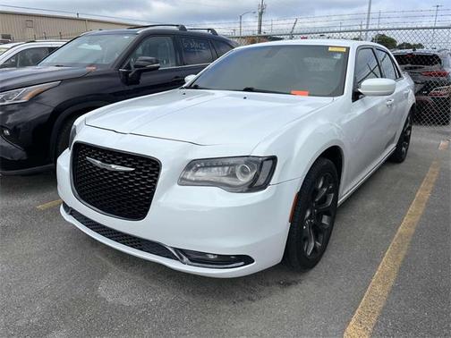 2016 Chrysler 300 S