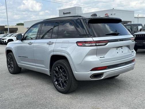 2025 Jeep Grand Cherokee Summit