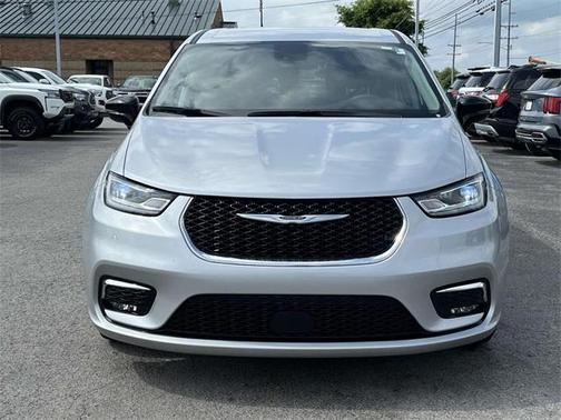 2024 Chrysler Pacifica Touring-L