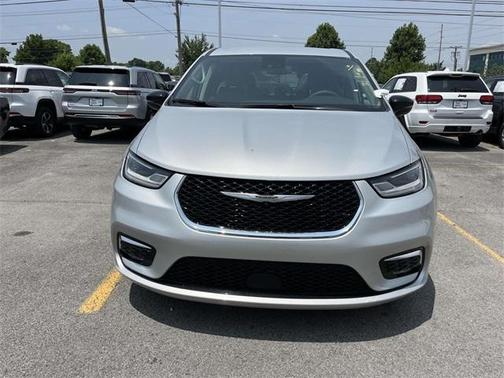2024 Chrysler Pacifica Touring-L
