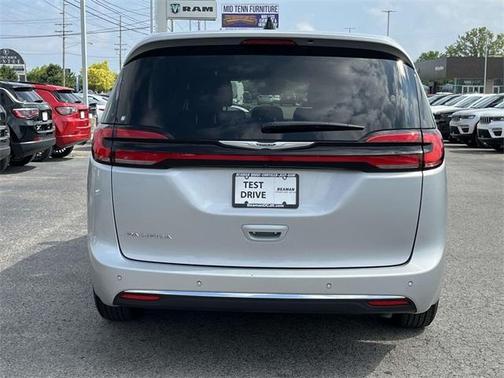 2024 Chrysler Pacifica Touring-L