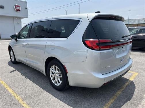 2024 Chrysler Pacifica Touring-L