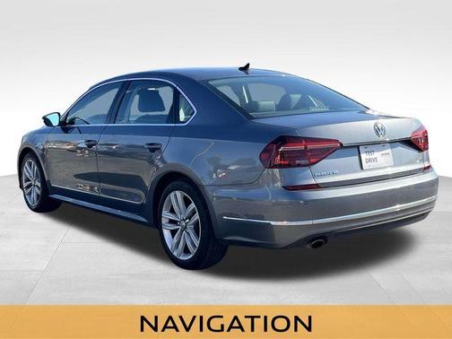 2017 Volkswagen Passat 1.8T SE w/Technology