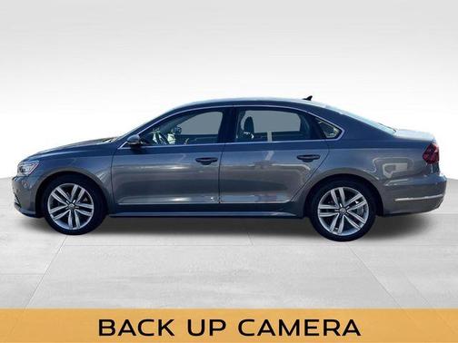 2017 Volkswagen Passat 1.8T SE w/Technology