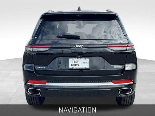 2022 Jeep Grand Cherokee Summit