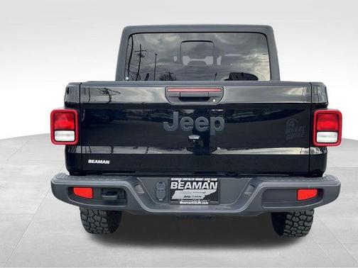 2022 Jeep Gladiator Sport