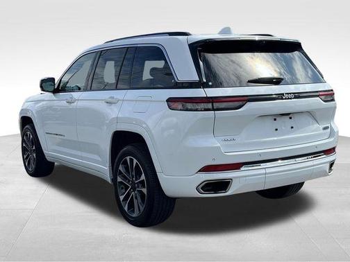2022 Jeep Grand Cherokee Overland