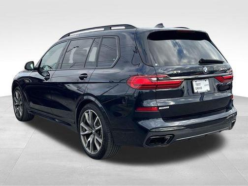 2022 BMW X7 M50i