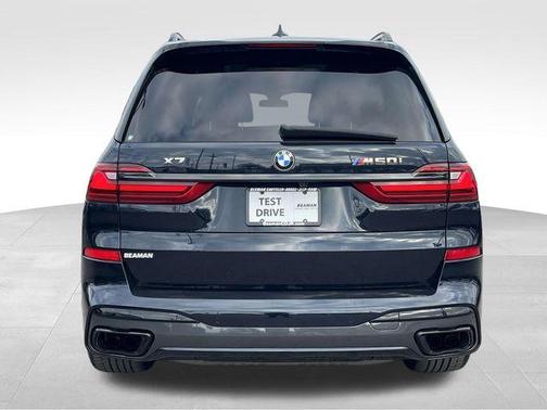 2022 BMW X7 M50i
