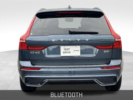 2024 Volvo XC60 B5 Plus Dark Theme