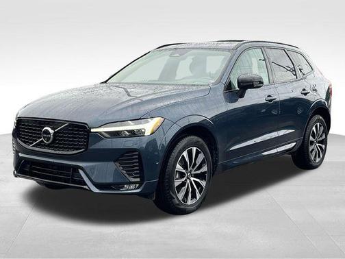 2024 Volvo XC60 B5 Plus Dark Theme