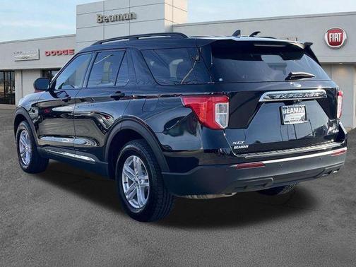 Black Metallic 2022 Ford Explorer XLT