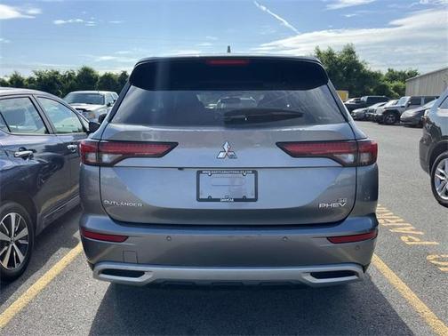 2023 Mitsubishi Outlander PHEV SE