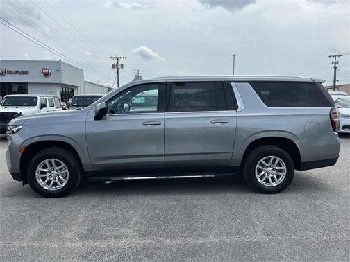 2023 Chevrolet Suburban LT