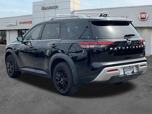 Black 2024 Nissan Pathfinder SL