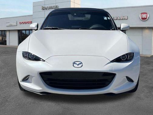 Snowflake White Pearl 2022 Mazda MX-5 Miata Grand Touring
