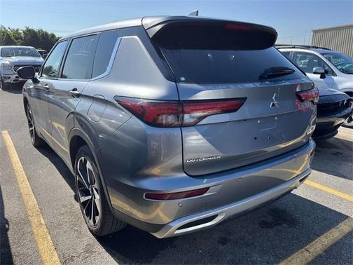2023 Mitsubishi Outlander PHEV SE