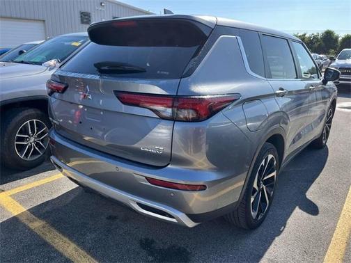 2023 Mitsubishi Outlander PHEV SE