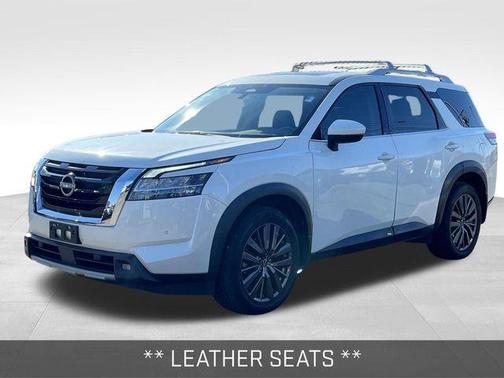 2022 Nissan Pathfinder SL