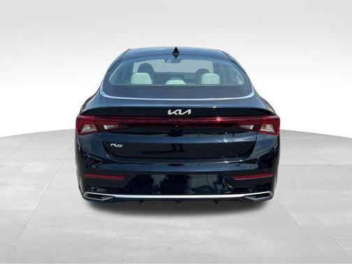2022 Kia K5 EX