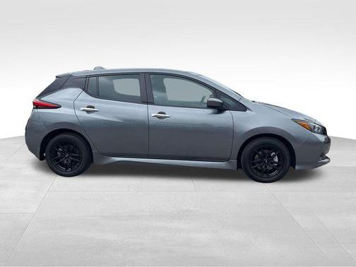 2023 Nissan Leaf S