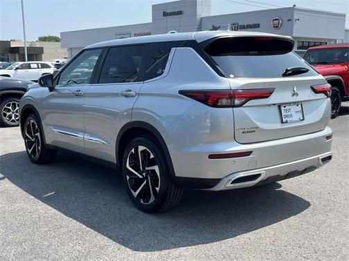 2022 Mitsubishi Outlander SE