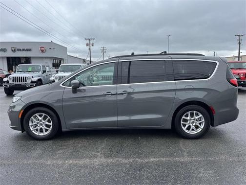 2022 Chrysler Pacifica Touring-L
