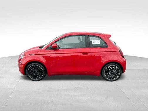 2024 FIAT 500e Base