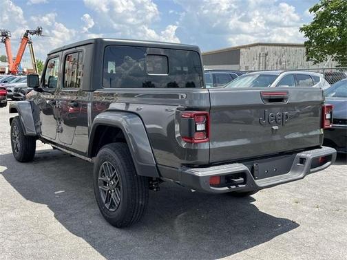 2025 Jeep Gladiator Sport