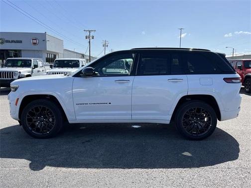 2025 Jeep Grand Cherokee Summit