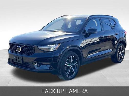 2024 Volvo XC40 B5 Core