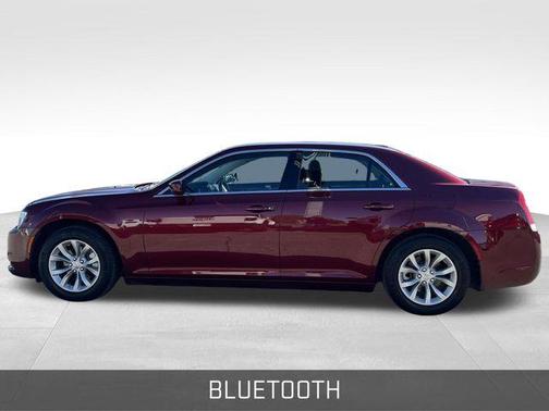 2022 Chrysler 300 Touring