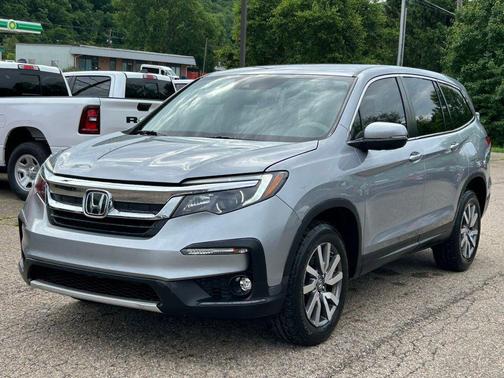 Lunar Silver Metallic 2021 Honda Pilot AWD EX